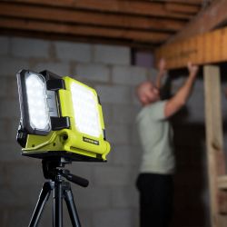 Светильник панельный Ryobi RLPH18-0 ONE+ Hybrid, 18В, работа от сети и АКБ, 3 LED панели, 3000 лм, 3 режима яркости (без АКБ и ЗУ) 5133005397 - Картинка 5