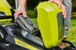 Газонокосилка аккумуляторная Ryobi RY36LM40A-0, Max Power 36В, 40см, 18.6кг, 25-75мм, EasyEdge, мульчирование, до 700м2, (без АКБ и ЗУ) 5133005591 - Картинка 4