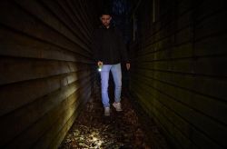 Фонарь Ryobi RLP4-120G, 4В USB Lithium, акб 1х2Ач, поворотная головка, магнит 5133006131 - Картинка 3