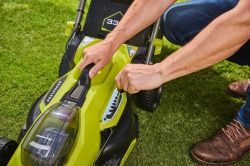   Ryobi ONE+ HP RY18LMX33A-0 18 33 30 25-90 9.3     5133006286 -  8