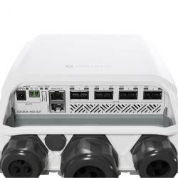 Коммутатор MikroTik Cloud Router Switch CRS504-4XQ-OUT CRS504-4XQ-OUT - Картинка 4