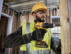 - DeWalt  XR Li-Ion 18  22 65 500-1750  13   1.15 DCD777D2T -  2