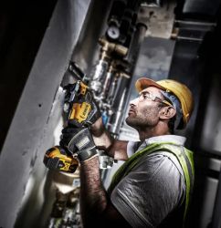 ������������������� ���������� �������������� DeWalt 18� XR Li-lon ����������� 20000 ��/��� 1.1�� ��� ��� � �� DCS356N - �������� 3