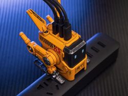 GravaStar Зарядний пристрій мережевий Alpha65 65Вт USB-C/USB-A, War-Damaged Yellow GRAVASTARA65_YLW_EUK - Картинка 16