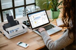 - A4 Ricoh ScanSnap iX1300 PA03805-B001 -  2