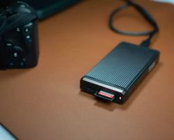 ����� ���'�� SanDisk SD 256GB C10 UHS-I U3 R180/W130MB/s Extreme V30 SDSDXVV-256G-GNCIN - �������� 3