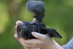 Sony ��'����� 16-50mm f/3.5-5.6 OSS II ��� NEX SELP16502B.SYX - �������� 3