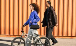 ������������ ������� Sony ULT FIELD 5 ������ SRSULT50B.E - �������� 4