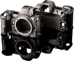 .  Nikon Z 7 II + 24-70mm f4 Kit VOA070K001 -  10