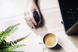 Мышь беспроводная Trust Voxx Rechargeable Ergonomic, Black, Bluetooth / 2.4 GHz, оптическая, 1200 - 2400 dpi, 9 программируемых кнопок, встроенный аккумулятор (23731) - Картинка 9