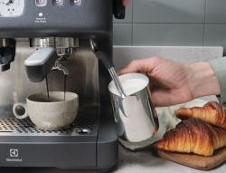 Кавоварка Electrolux E8EC1-8BP чорна - Картинка 7