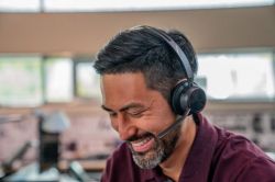 ��������� Poly Voyager Focus 2 Black (76U46AA) - �������� 11